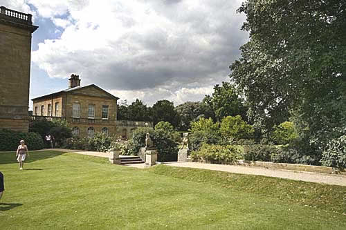 Basildon_Park-Rear