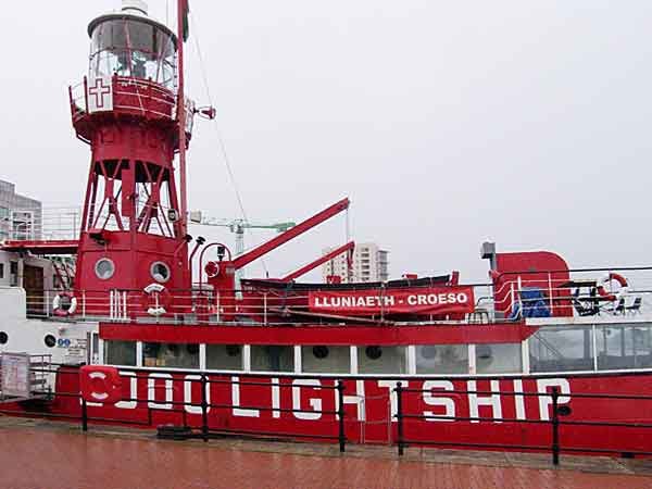 cardiffbaylightship.jpg
