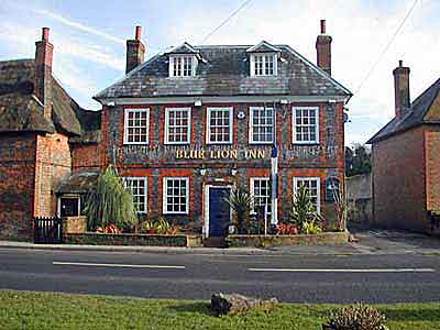 007-collingbourne-ducis-pub